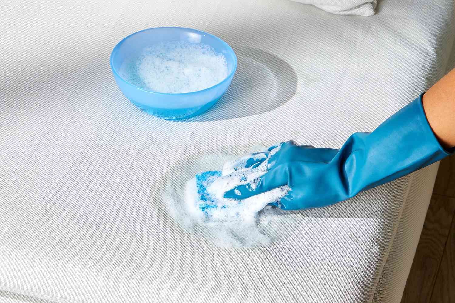 Easy Upholstery Cleaning Tips